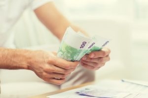 Verbraucherstudie der CreditPlus Bank ergibt steigende Neigung der Verbraucher zu Anschaffungen und zur Kreditaufnahme